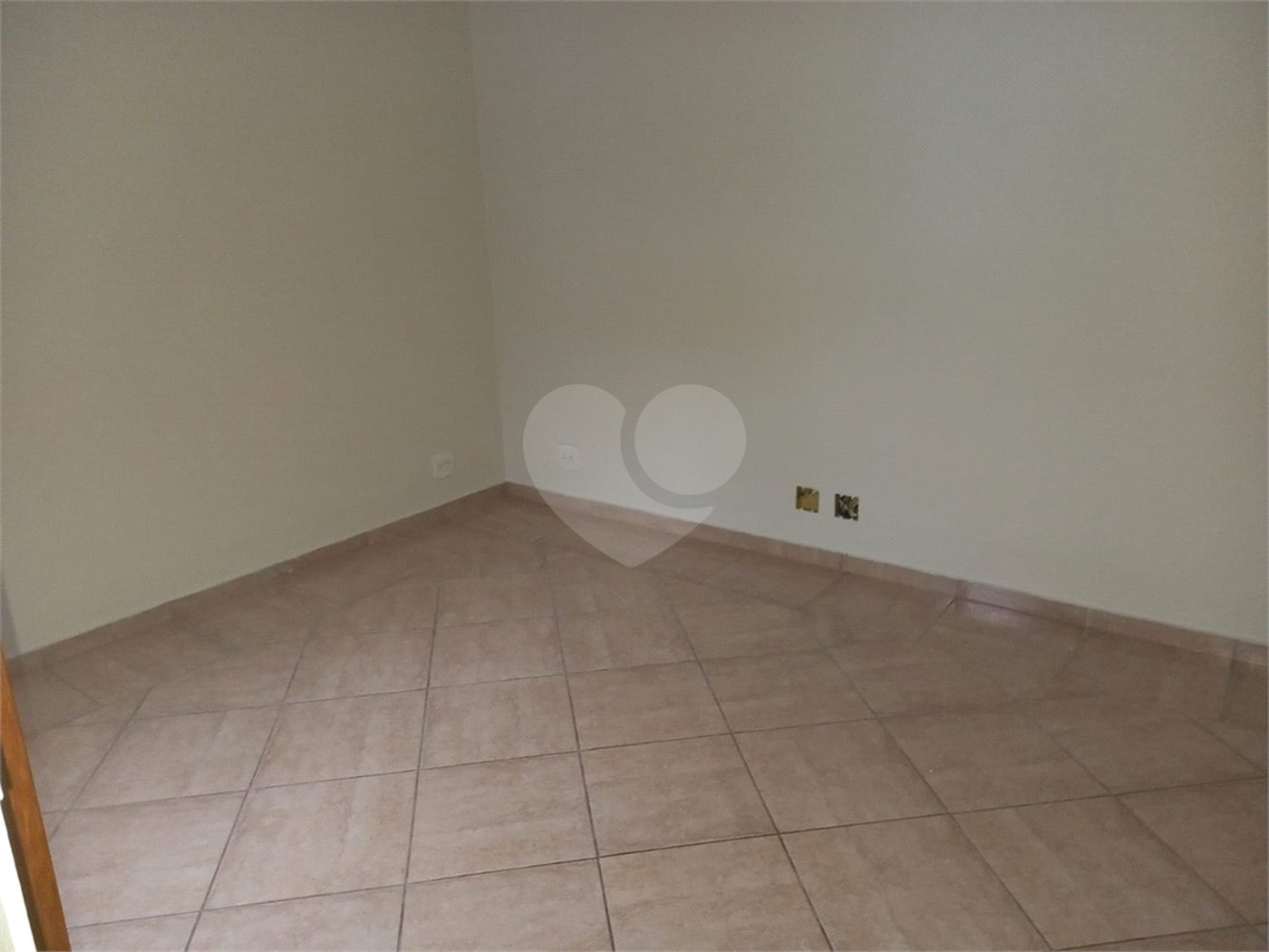 Sobrado à venda com 4 quartos, sendo 2 suítes, em Vila Hamburguesa, São Paulo, SP