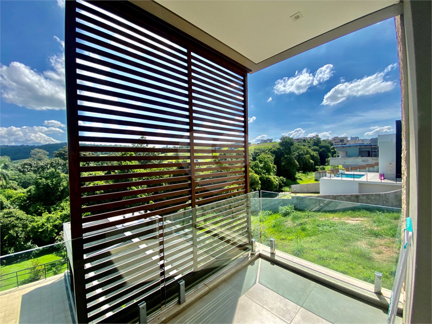 Casa à venda com 5 suítes em Glebas, Louveira, SP