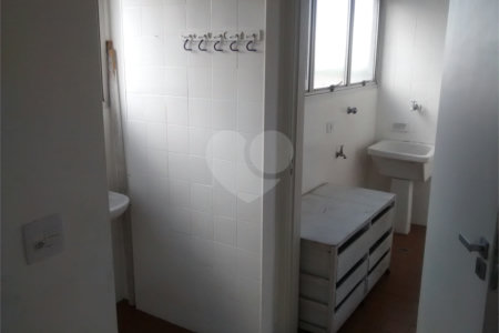 Apartamento à venda com 3 quartos, sendo 1 suíte,  em Cidade Monções, São Paulo, SP