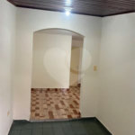 São Paulo - Capital - Bairro Santa Cruz - R4 495.000,00 - Aceita permuta por imóvel na cidade de Indaiatuba- Sp - Sobrado em rua residencial sem saída e com praça particular. O imóvel possui 2 quartos — 1 suíte com dois ambientes e acesso a hall externo. Sala ampla, cozinha com dois ambientes