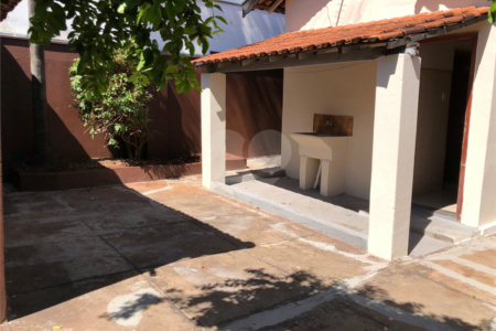Casa para venda no Centro.