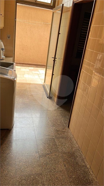 Sobrado à venda com 4 quartos, sendo 1 suíte, no Centro, Araraquara, SP