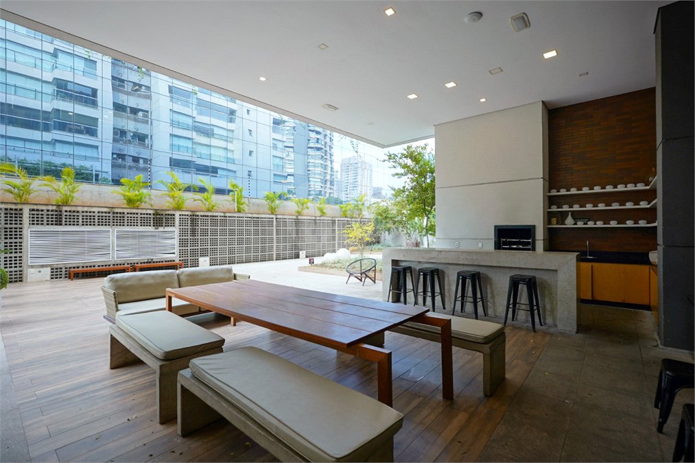 Apartamento à venda com 4 quartos, sendo 2 suítes, em Santo Amaro, São Paulo, SP