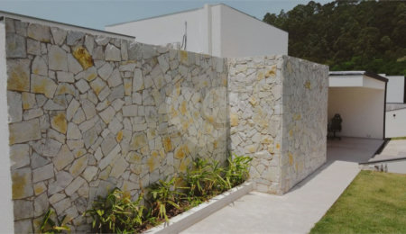 Casa à venda com 3 quartos, sendo 2 suítes,  no condomínio Morada do Sol, Mairiporã - SP