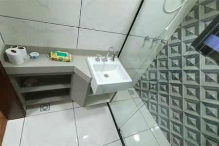 Casa à venda com 3 suítes em Jardim Londrina, São Paulo, SP