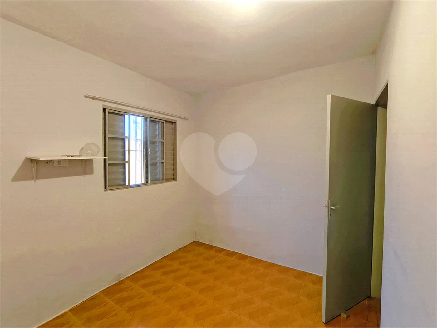 Casa Térrea para Venda – Bairro Vila Avaí, Indaiatuba - com 02 quartos- 01 banheiro-sala -cozinha-quintal e garagem 0 1carro