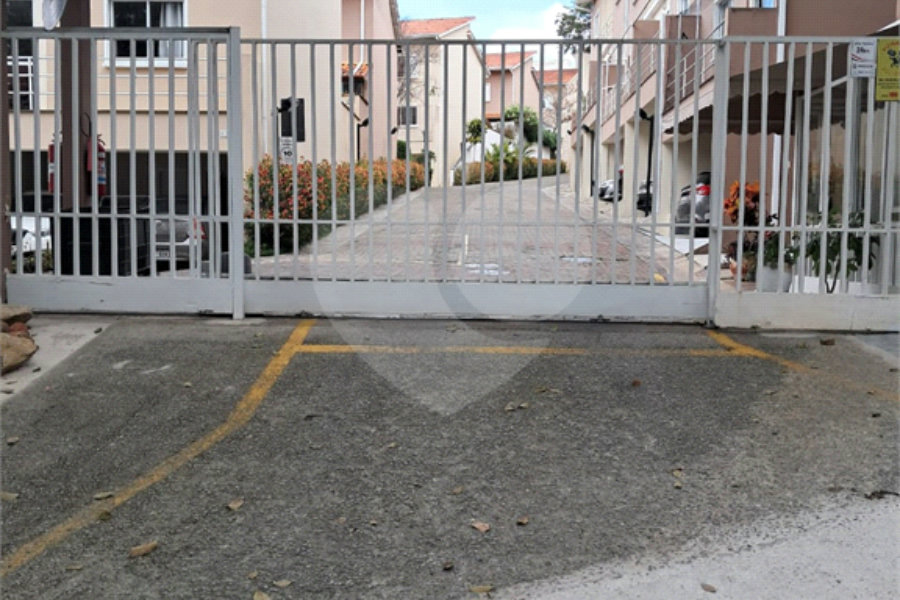 Casa à venda com 4 quartos, sendo 1 suíte, no condomínio Villas IV, São Paulo - SP