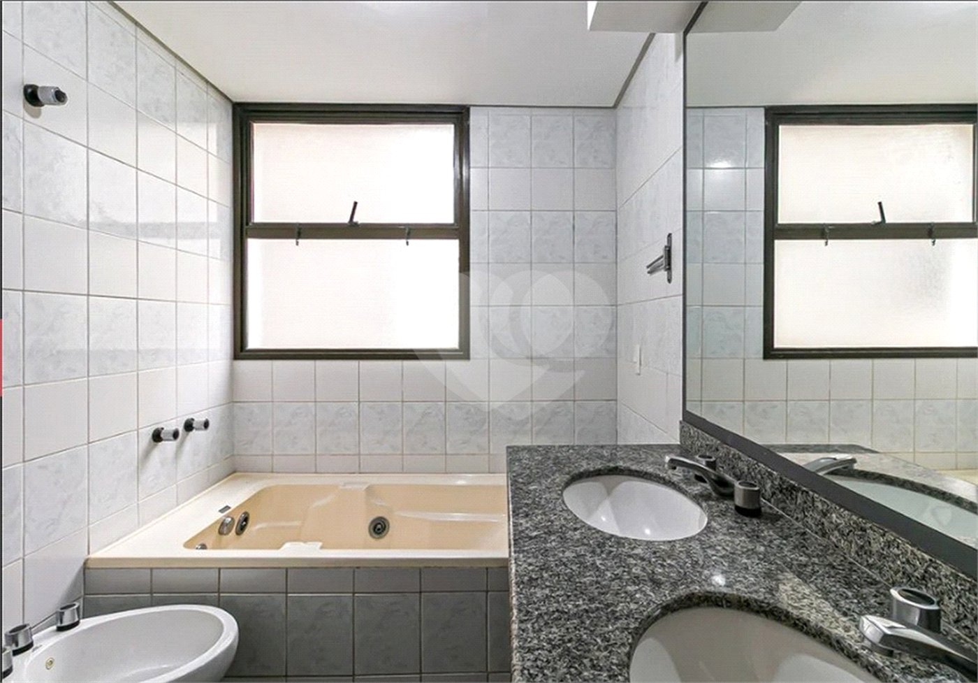 Apartamento à venda com 3 suítes em Indianópolis, São Paulo, SP