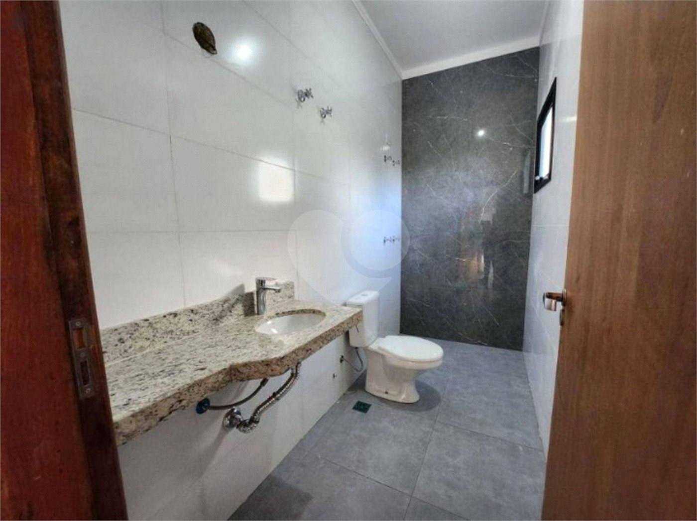 Casa à venda com 3 suítes no condomínio Residencial Jardim Primavera Louveira, Louveira - SP