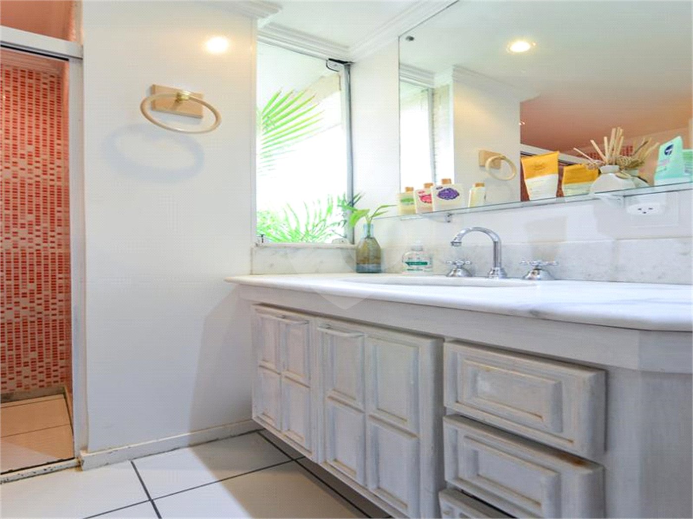 Apartamento à venda com 3 suítes em Vila Suzana, São Paulo, SP