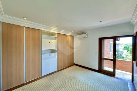 Casa à venda com 4 quartos, sendo 2 suítes,  no condomínio São Paulo Ii, Cotia - SP