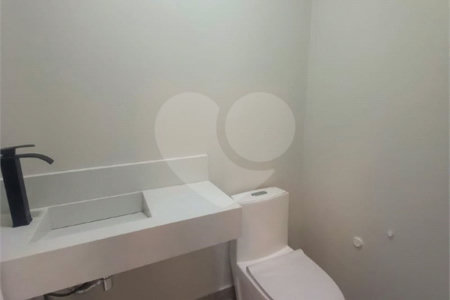 Casa à venda com 4 suítes no condomínio Estância Marambaia, Vinhedo - SP