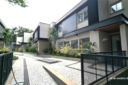 Casa à venda com 4 suítes no condomínio Vila Arese, São Paulo - SP