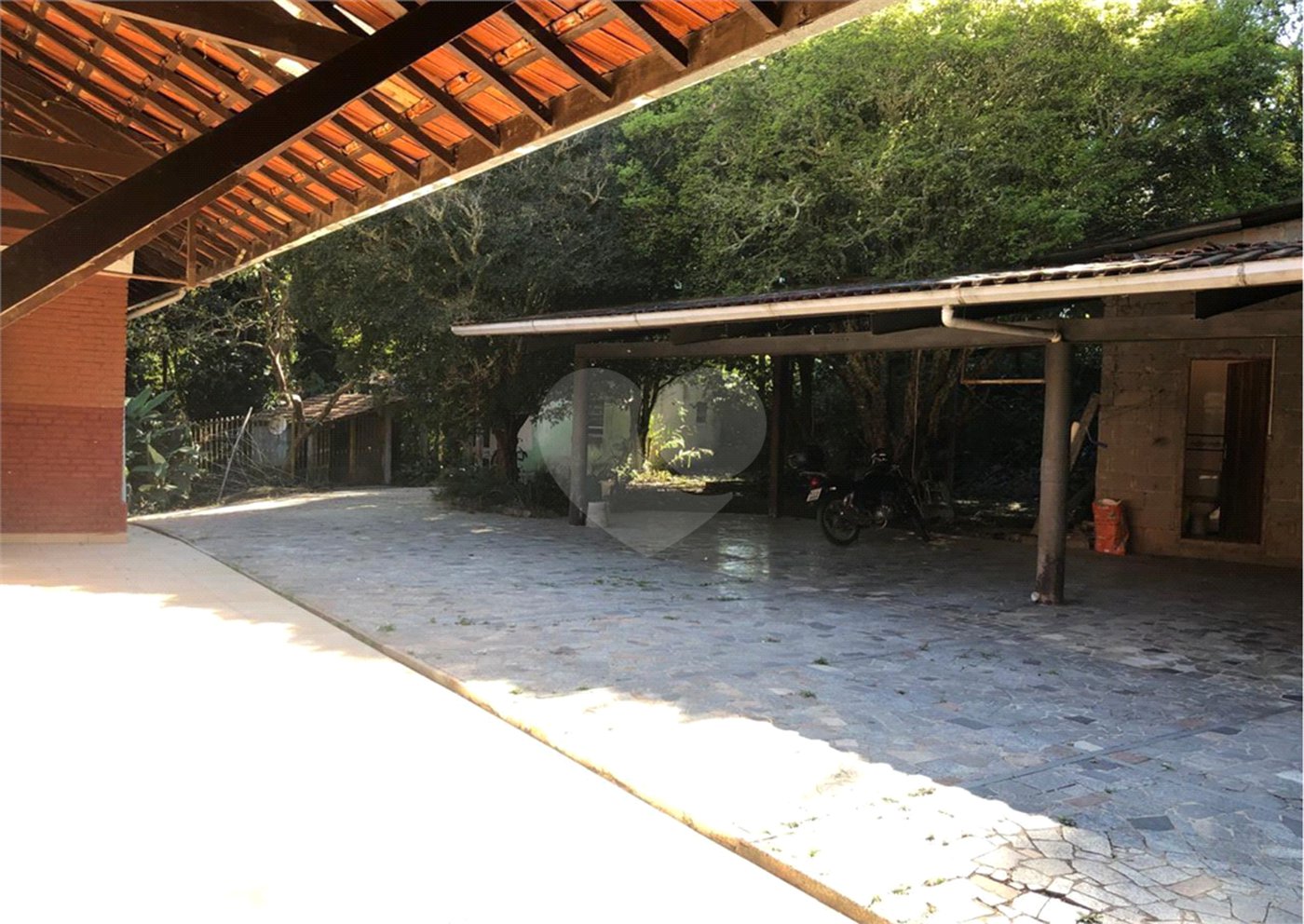 Casa à venda com 5 quartos, sendo 3 suítes, em Serra da Cantareira, Mairiporã, SP