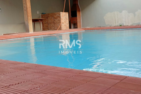 Casa à venda ou para alugar com 3 quartos, sendo 1 suíte,  no Centro, Angatuba, SP