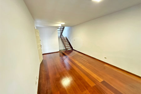 Casa à venda com 3 quartos, sendo 1 suíte, em Jardim Trussardi, São Paulo, SP