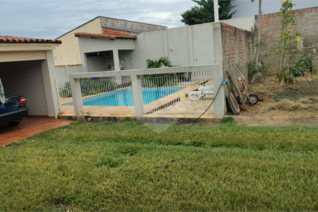 Casa à venda com 4 quartos, sendo 1 suíte, em Jardim Celani, Salto, SP