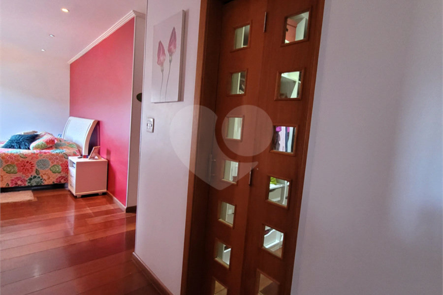 Sobrado à venda com 4 suítes em Rancho Grande, Mairiporã, SP