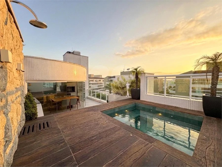 Cobertura à venda com 4 quartos, sendo 2 suítes,  em Riviera de São Lourenço, Bertioga, SP
