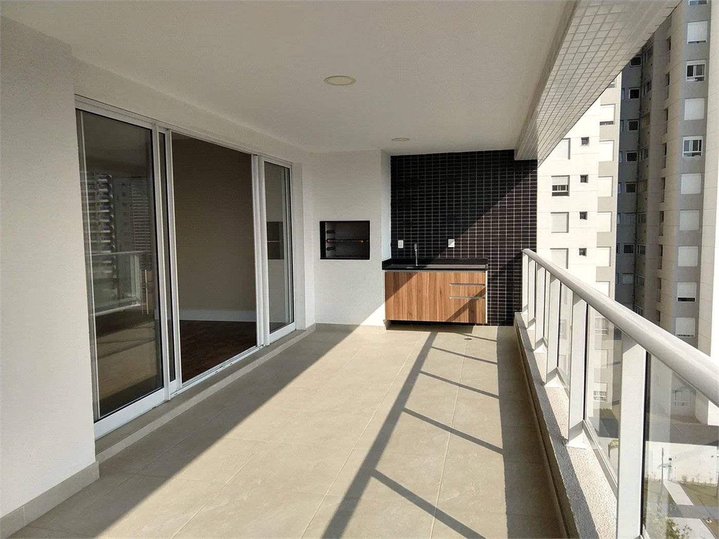 Apartamento à venda com 3 suítes em Vila Anastácio, São Paulo, SP
