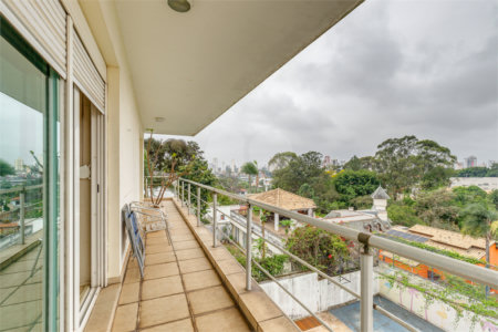 Casa à venda com 4 suítes em Chácara Monte Alegre, São Paulo, SP