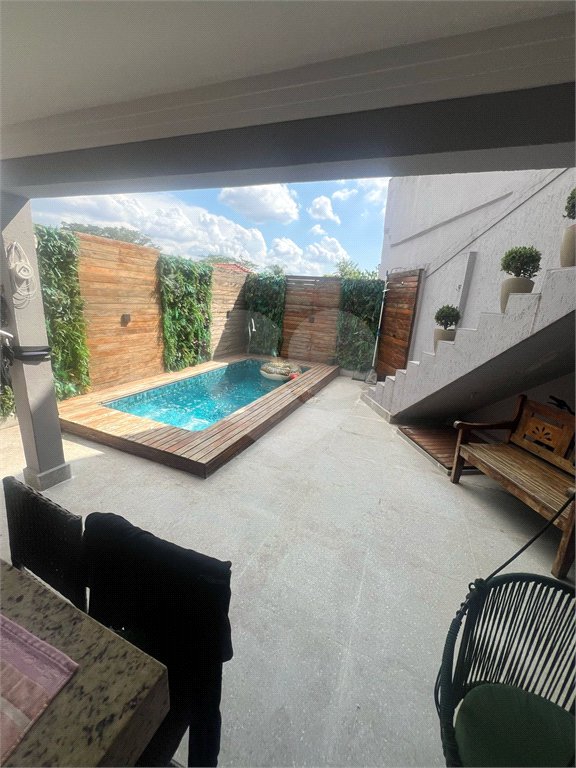 Sobrado à venda com 3 quartos, sendo 1 suíte, em Vila Irmãos Arnoni, São Paulo, SP