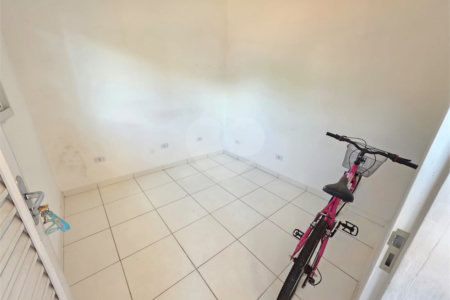 Casa à venda com 6 quartos, sendo 2 suítes, em Conjunto Residencial Butantã, São Paulo, SP