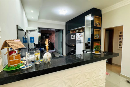 Casa à venda com 3 quartos, sendo 1 suíte, no condomínio Horto Florestal III, Sorocaba - SP