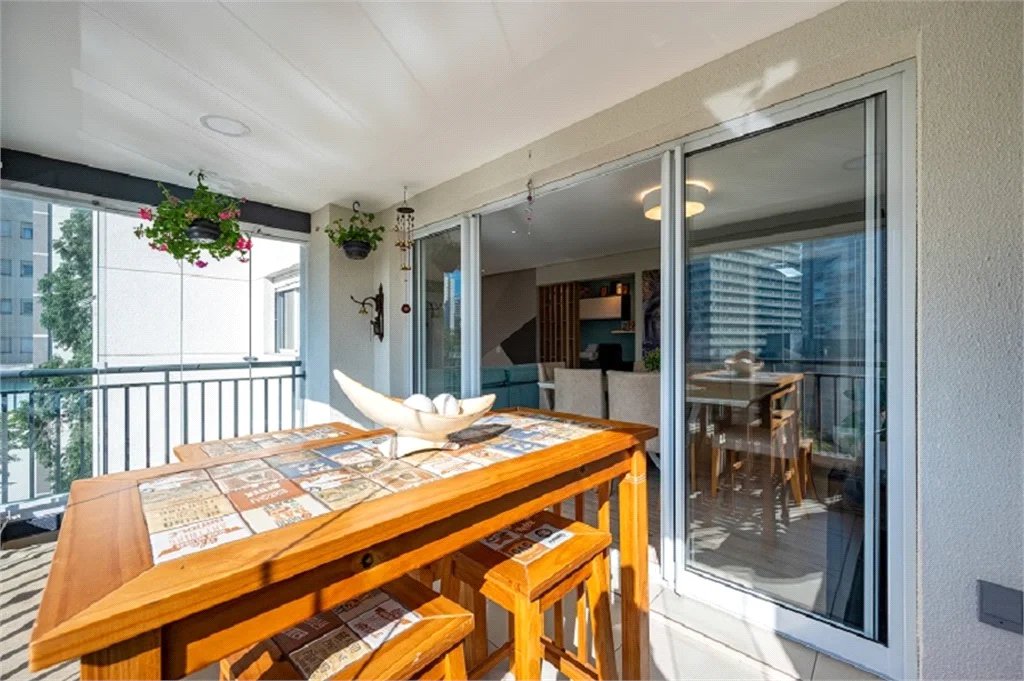 Apartamento à venda com 3 suítes em Jardim Caboré, São Paulo, SP