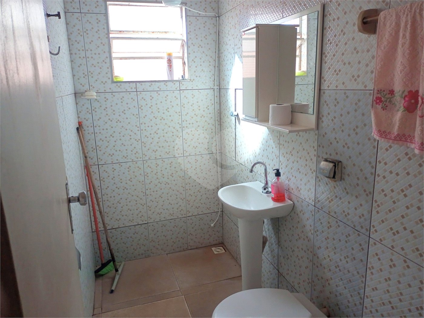 Casa à venda com 3 quartos, sendo 1 suíte, em Vila Regina, Itapetininga, SP