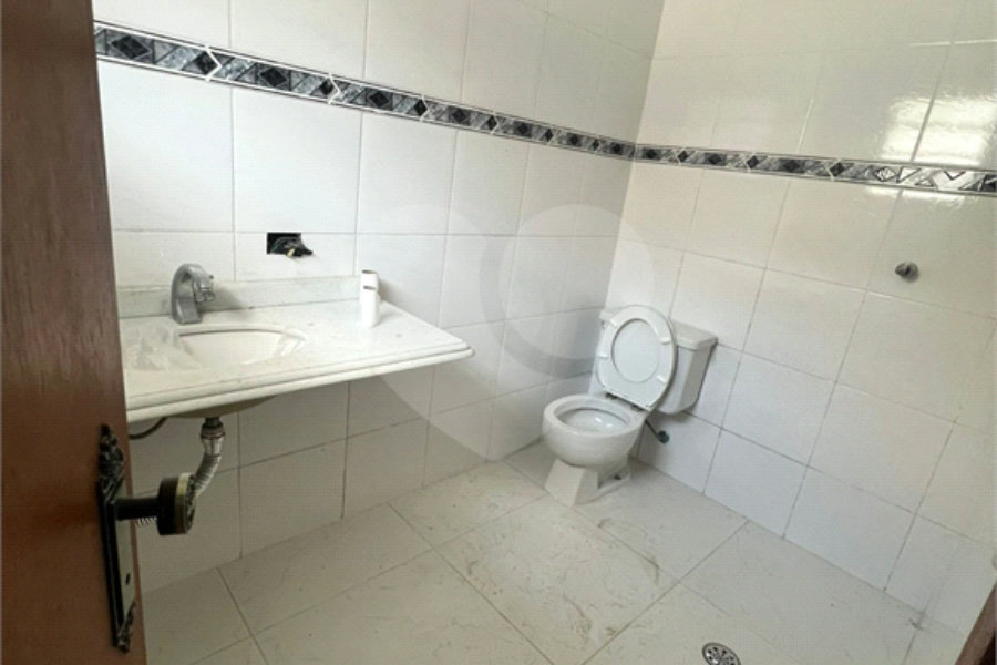 Casa à venda com 3 quartos, sendo 1 suíte, em Conjunto Residencial Vista Verde, São Paulo, SP