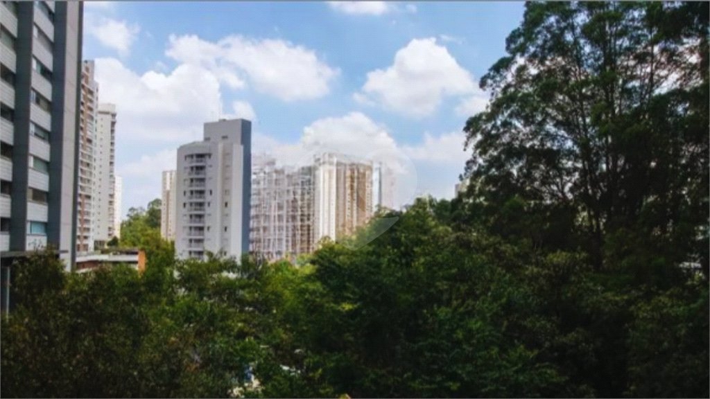 Apartamento à venda com 2 suítes em Jardim Londrina, São Paulo, SP