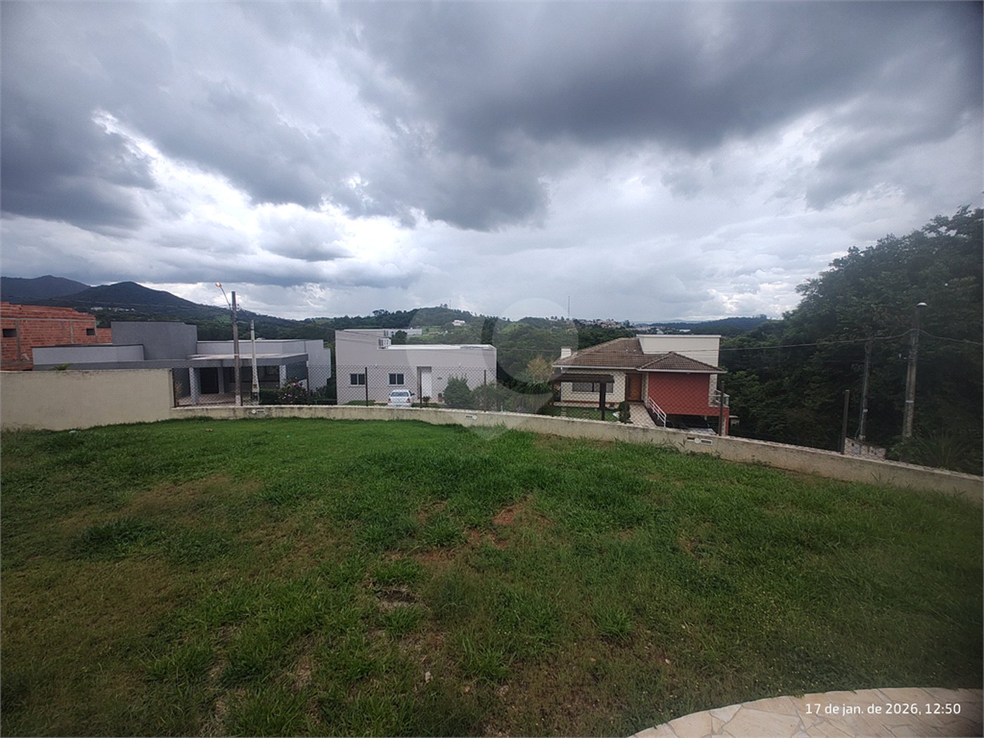 Casa à venda com 5 quartos, sendo 3 suítes, no condomínio Serra da Estrela, Atibaia - SP