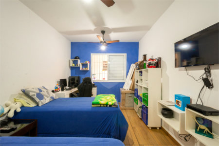 Casa à venda com 4 quartos, sendo 1 suíte, em Santo Amaro, São Paulo, SP