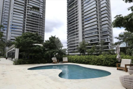 Apartamento à venda com 4 suítes em Vila Cordeiro, São Paulo, SP