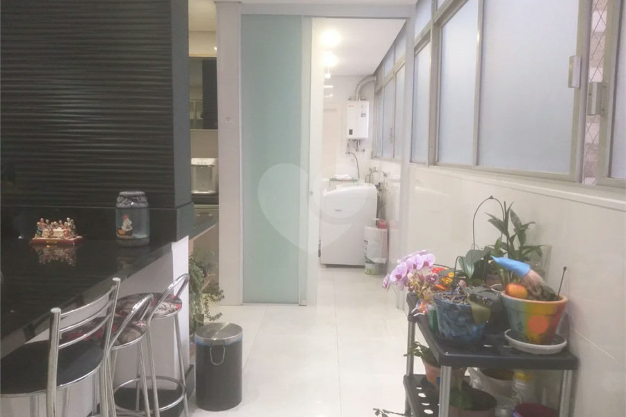 Apartamento à venda com 3 quartos, sendo 1 suíte, em Paraíso, São Paulo, SP