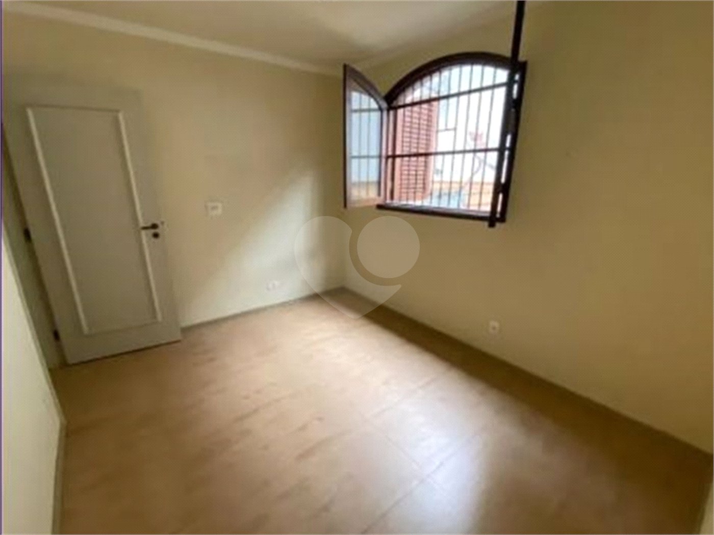 Sobrado à venda ou para alugar com 5 quartos, sendo 3 suítes, em Santana, São Paulo, SP