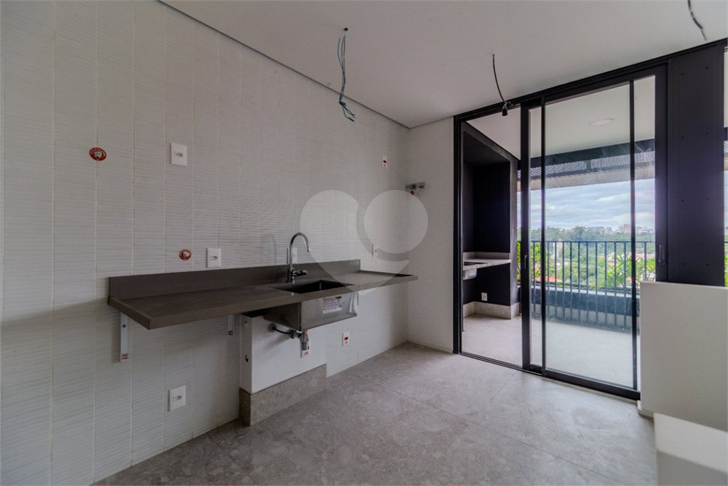 Apartamento à venda com 3 suítes em Vila Nova Conceição, São Paulo, SP