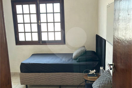 Sobrado à venda com 5 quartos, sendo 1 suíte, em Jardim Marisa, São Paulo, SP