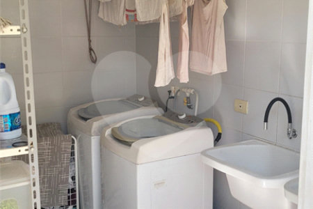 Sobrado à venda com 4 quartos, sendo 3 suítes, em Brooklin Paulista, São Paulo, SP