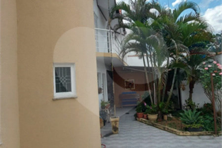 Sobrado à venda com 3 quartos, sendo 1 suíte,  em Vila Mogilar, Mogi das Cruzes, SP