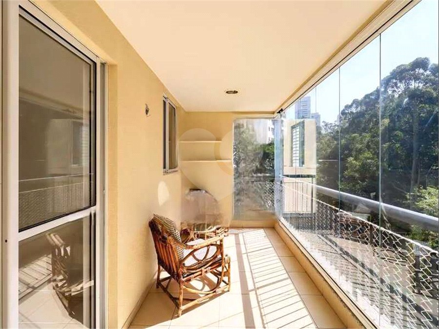 Apartamento à venda ou para alugar com 3 quartos, sendo 1 suíte,  em Vila Andrade, São Paulo, SP