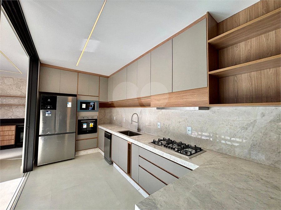 Casa à venda com 3 suítes no condomínio Residencial Dona Maria Candida, Indaiatuba - SP