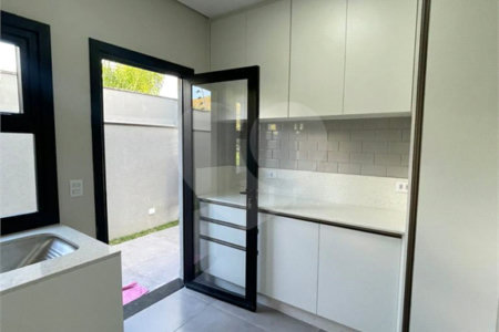 Casa à venda com 3 suítes no condomínio Residencial Granville, Atibaia - SP