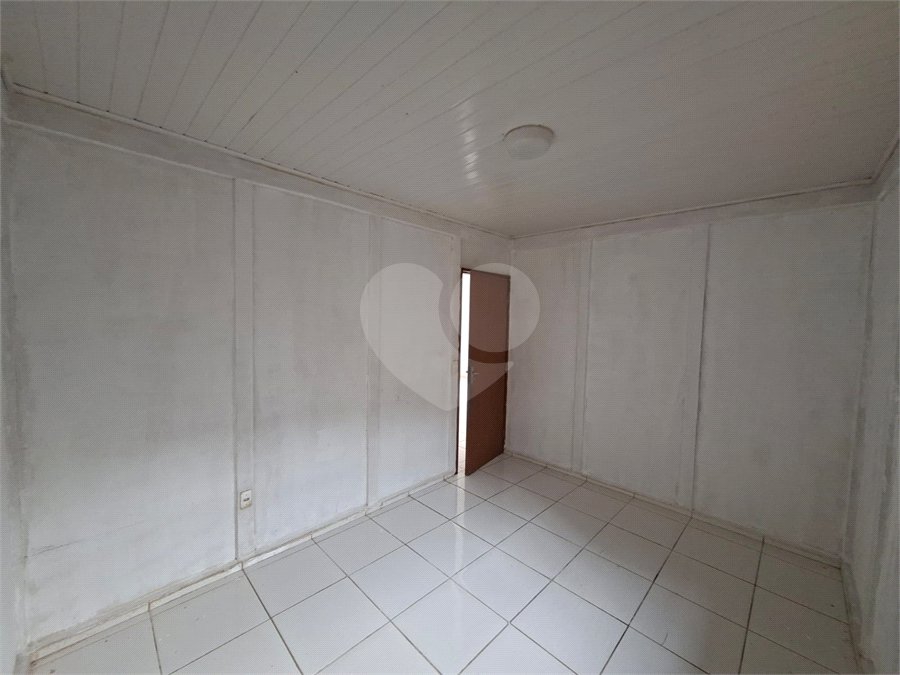 Casa à venda com 2 quartos no Centro, Alambari, SP