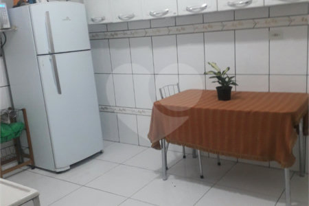 Casa Térrea à venda com 3 quartos em Jardim Nadir, São Paulo, SP
