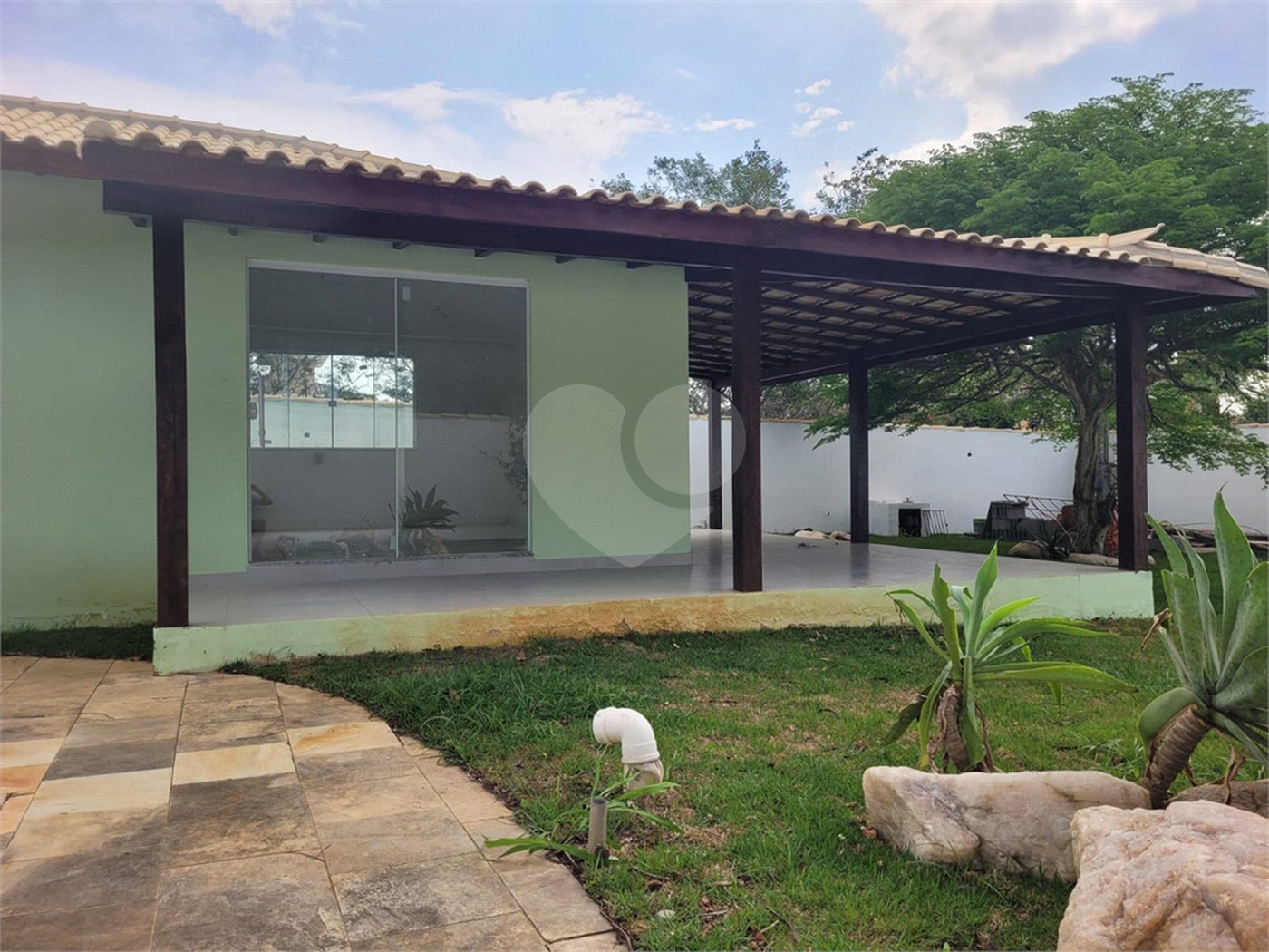 Terreno em condomínio à venda com 3 quartos, sendo 2 suítes, em Caravelas, Armação dos Búzios, RJ