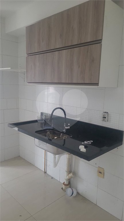 Apartamento para alugar com 3 quartos, sendo 1 suíte, em Lar São Paulo, São Paulo, SP