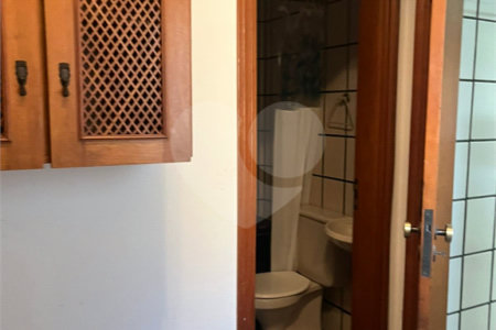 Apartamento à venda com 4 suítes em Vila Uberabinha, São Paulo, SP