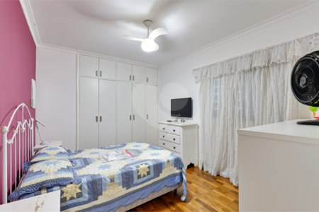 Sobrado à venda com 4 quartos, sendo 2 suítes, em Alto da Boa Vista, São Paulo, SP